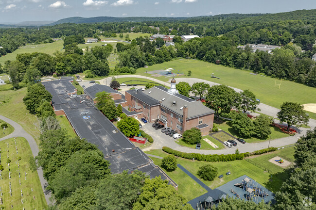 Pawling Elementary School is located at 7 Haight Street in Pawling, NY.