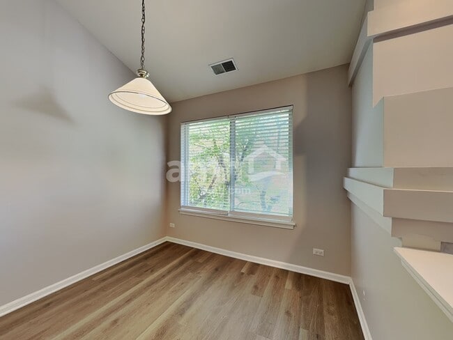 2990 Waters Edge Cir, Aurora, IL 60504 - photo 6