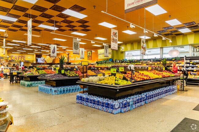 Itasca has several grocery options, like Frank's Fresh Market, which offers organic produce.