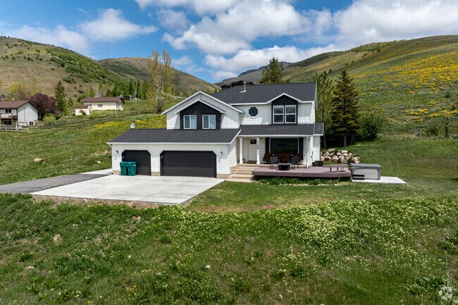 Enjoy homes on large lots in Huntsville.