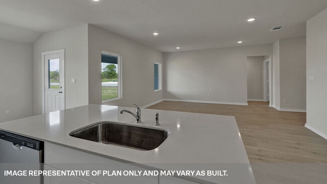 481 Kolbo Crossing Cove, Lockhart, TX 78644 - photo 6