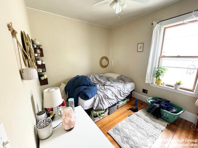 18 Romsey St unit 3, Dorchester, MA 02125 - photo 5