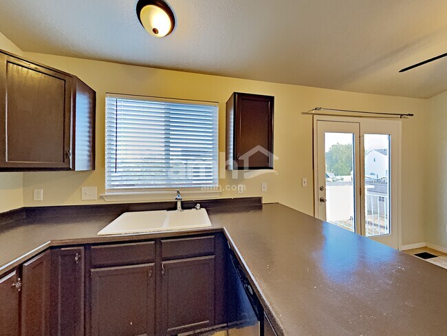 5397 S 4200 W, Roy, UT 84067 - photo 4