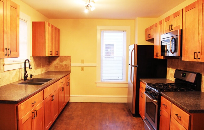 23 West Ln unit A, Winooski, VT 05404 - photo 5