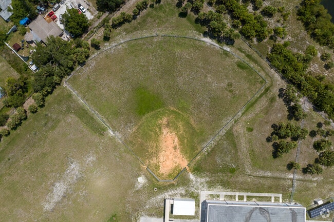 Oak Hammock Middle School in Ft Myers has a baseball diamond for playing baseball.