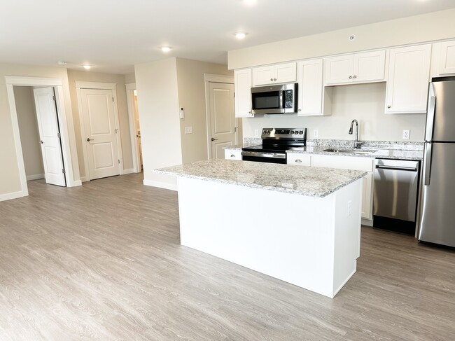 2 Bedroom w/ Balcony - 875sf