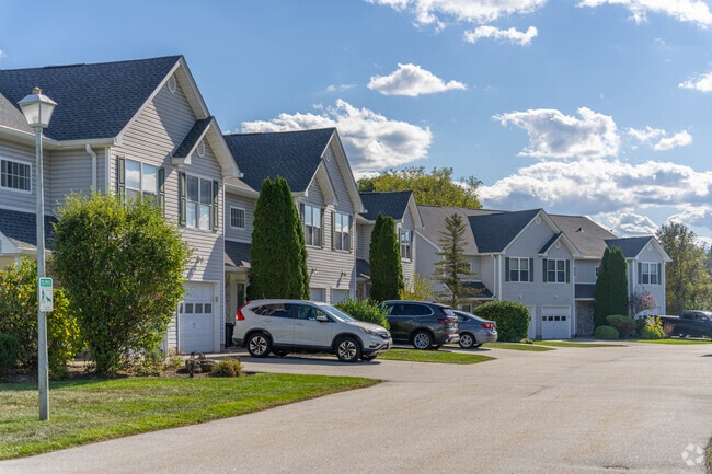 There are a variety of condo complexes for residents of Hardyston.