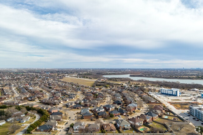 Little Elm’s landscape features lake views and natural beauty.