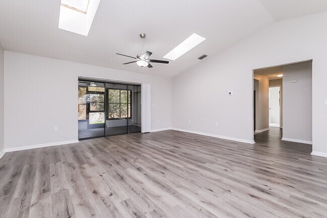 4828 Crestknoll Ln, New Port Richey, FL 34653 - photo 3