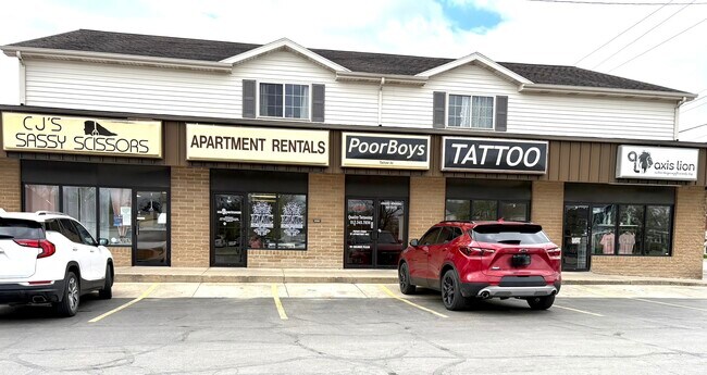 820 W Lincoln Ave unit 6, Charleston, IL 61920 - photo 2