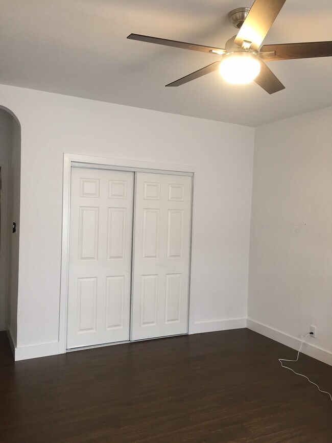 845 S Normandie Ave unit 17, Los Angeles, CA 90005 - photo 3