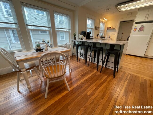 30 Harris St, Brookline, MA 02446 - photo 4