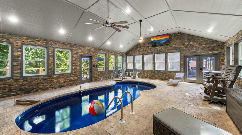 2209 Henderson Springs Rd unit ID1226184P, Pigeon Forge, TN 37863 - photo 1