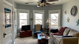 401 Laurel St W Unit 2 (Upper), Stillwater, MN 55082