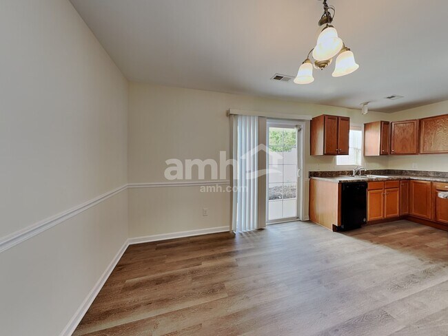 4019 Tarrant Trace Cir, High Point, NC 27265 - photo 7