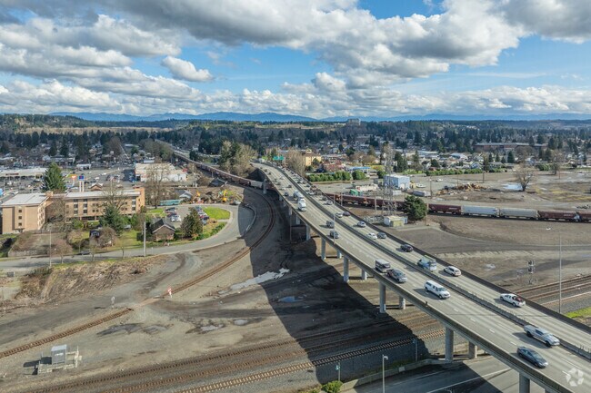 North Auburn sits just off of the 167 interstate.