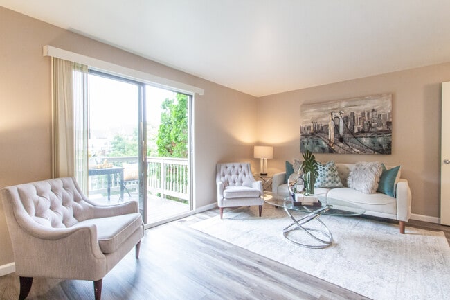 Bavarian Village on the Lake, Clarkston, MI 48348 - photo 4