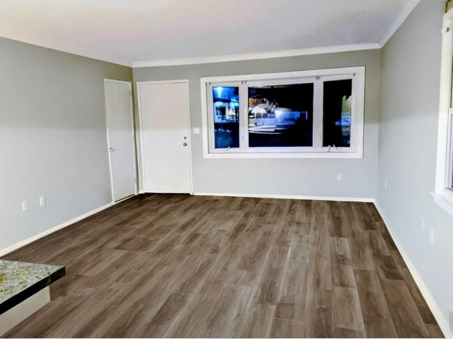 411 Brewer St, East Hartford, CT 06118 - photo 5