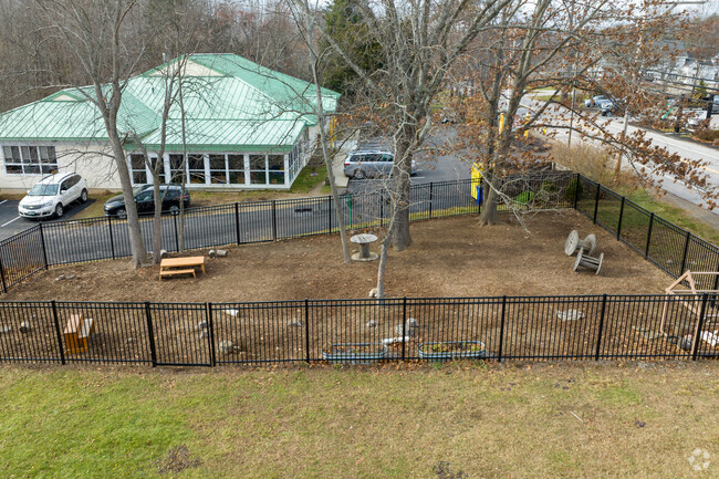 Appleseeds Day School is a private school in Exeter.