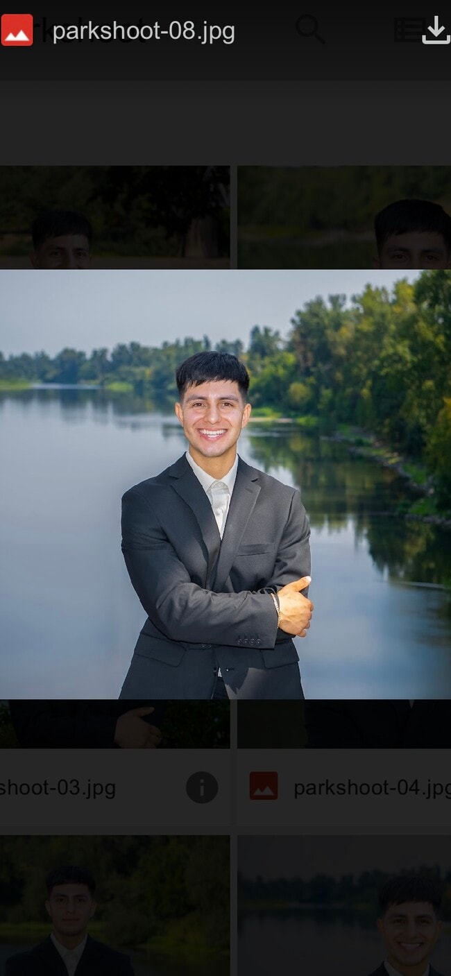 Agent Photo