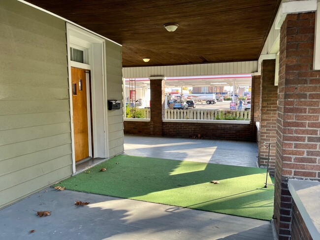 911 N Center St, Bloomington, IL 61701 - photo 6