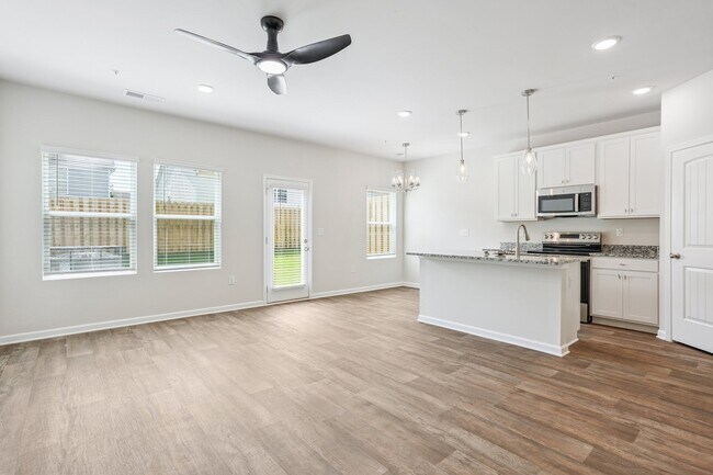 11561 Kimberly Way, Hampton, GA 30228 - photo 4