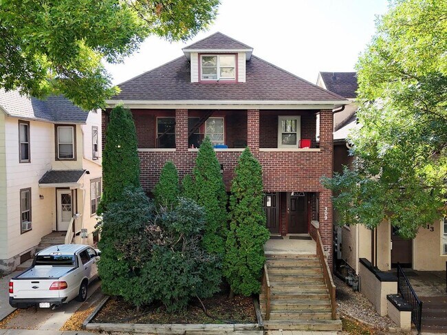 309 W Doty St unit 3, Madison, WI 53703 - photo 2