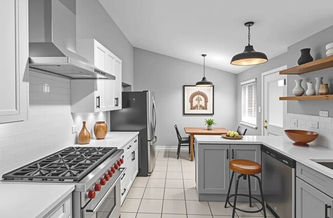 608 Lavergne Ave, Wilmette, IL 60091 - photo 5