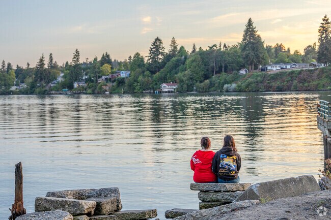 Watch the sunset on from Lions Park in Sheridan Park WA.