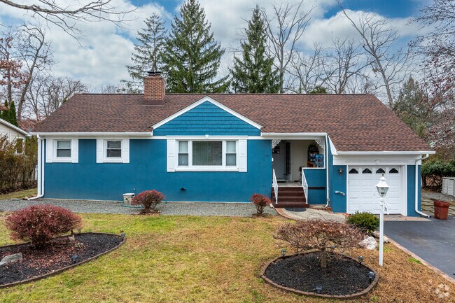 Packanack Lake offers ranch-style homes, perfect for potential buyers seeking tranquility.