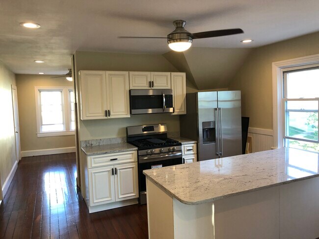 16 Tecumseh St unit 1 (First Floor, Providence, RI 02906 - photo 3