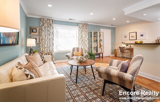 79 Thornton Rd, Chestnut Hill, MA 02467 - photo 4