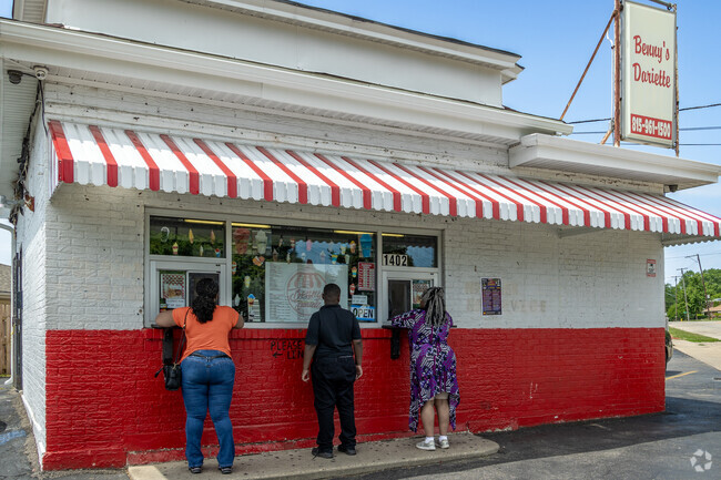 Benny's Darriette is popular for their shakes and ice cream like coconut and lemon in Swiftt.