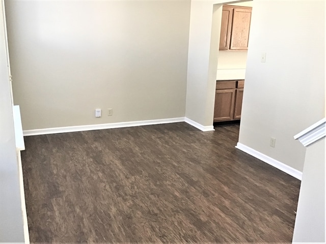 1131 Clark Dr, Greenwood, IN 46143 - photo 3