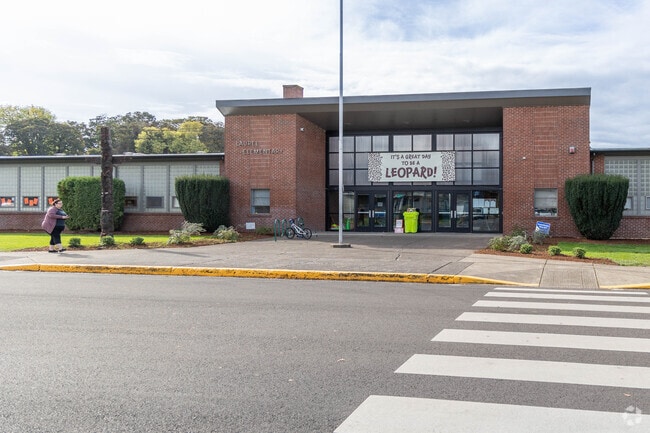 Laurel Elementary School has average tests scores for their students.