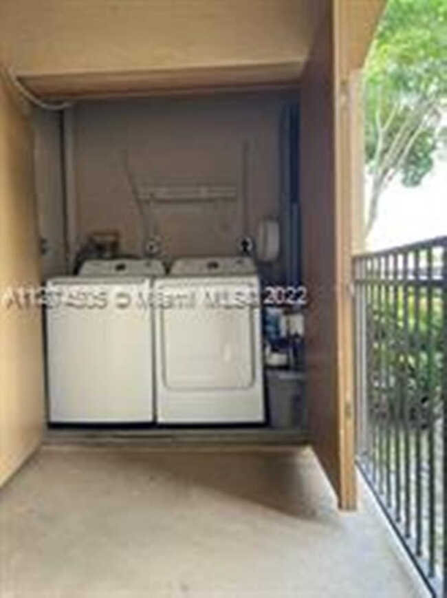 101 SW 117th Ave Unit 107, Pembroke Pines, FL 33025