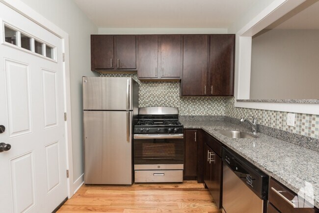 4419 N Wolcott Ave unit 1B, Chicago, IL 60640 - photo 4