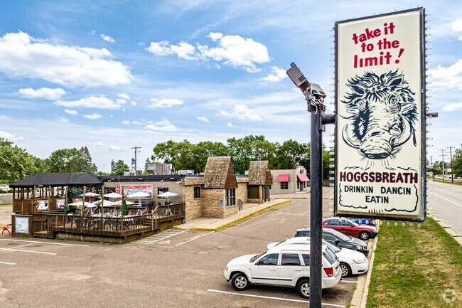 Hoggsbreath sports bar & grill offers American eats, nightly DJs, a dance floor & game room.