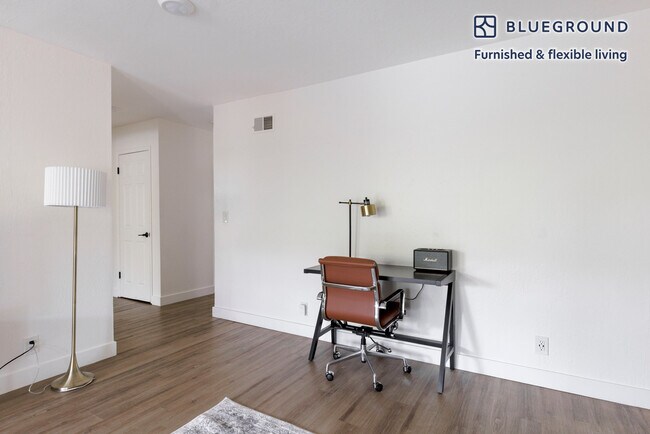 20200 Lucille Ave unit FL2-ID1975, Cupertino, CA 95014 - photo 5