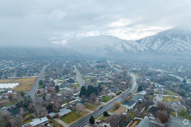 Aerial view of the East Hobble Creek neighborhood looking east.
