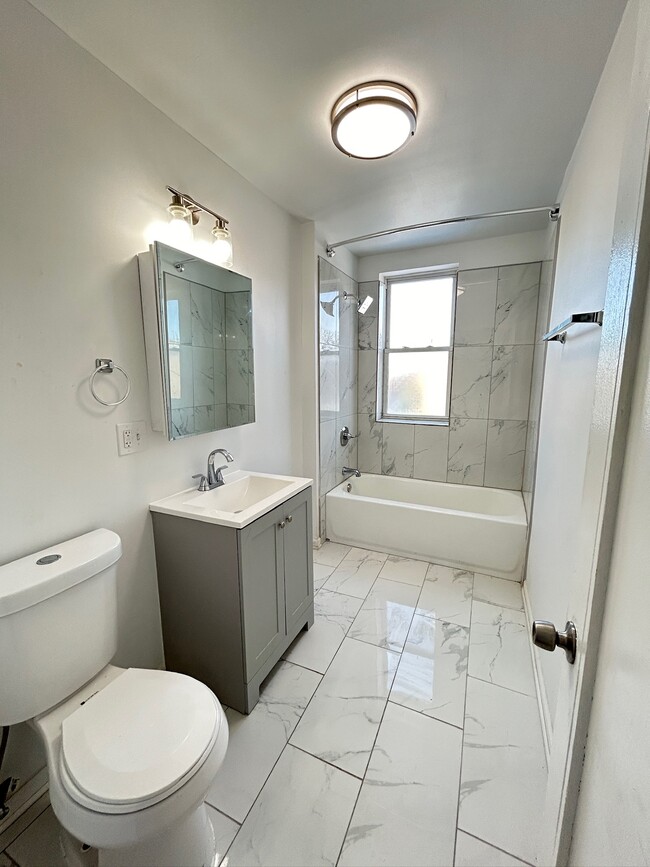 704 W Garfield Blvd Unit 704, Chicago, IL 60609