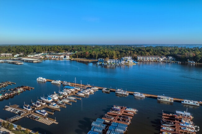 Lake Conroe near Walden is the heart of the area and offers fun for the whole family.