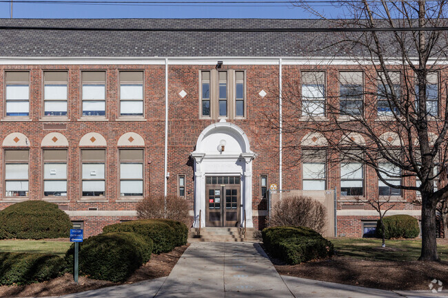 Whittier Elementary School in Teaneck, NJ serves 317 students in grades K-4.