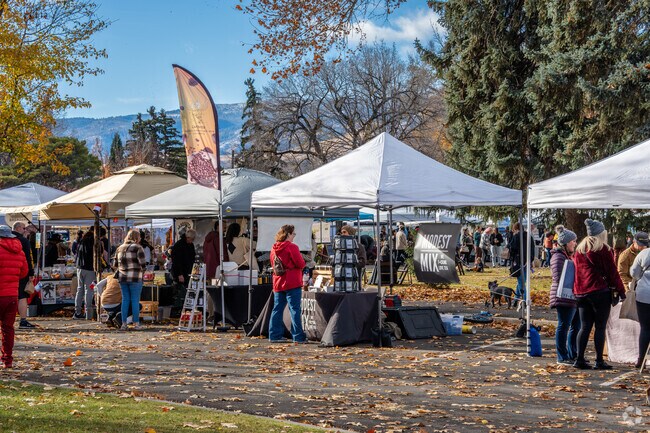 Every Sunday Hunter Lake is home to The Riverside Farmer's Market in Idlewild Park.