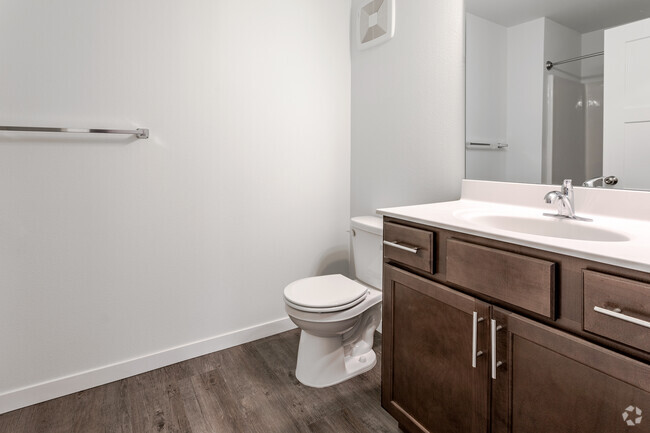 2BR, 2BA - 970SF - Second Bathroom