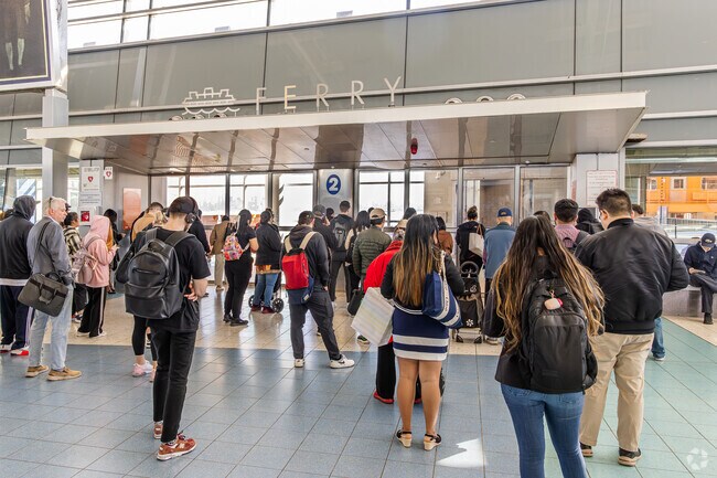 St. George Ferry Terminal is 3 miles from Sunnyside and offers a free service to commuters.