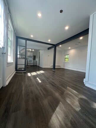 119 Lincoln Ave, Sayville, NY 11782