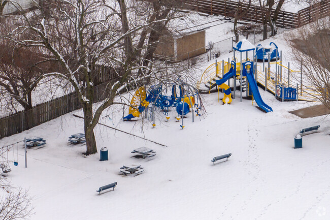 Arbor View Elementary School grounds include a playground and a picnic area.
