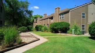 727 W Macarthur Rd, Wichita, KS 67217