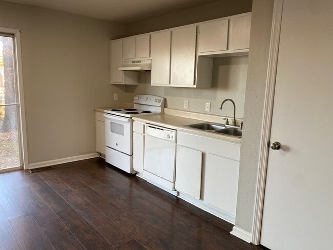 251 Tinker Hill Cove unit A, Jackson, TN 38305 - photo 2